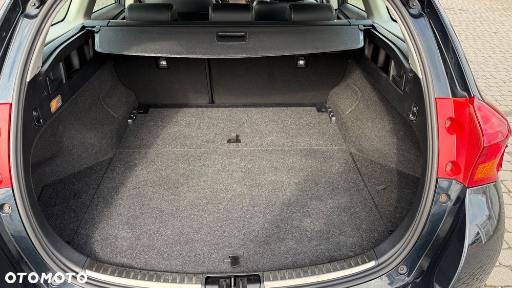 Toyota Auris 2.0 D-4D Premium - 17