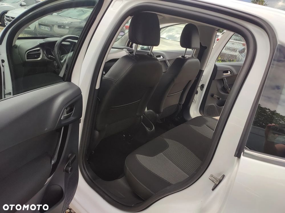 Citroën C3 Pure Tech 110 Stop&Start RED BLOCK - 17