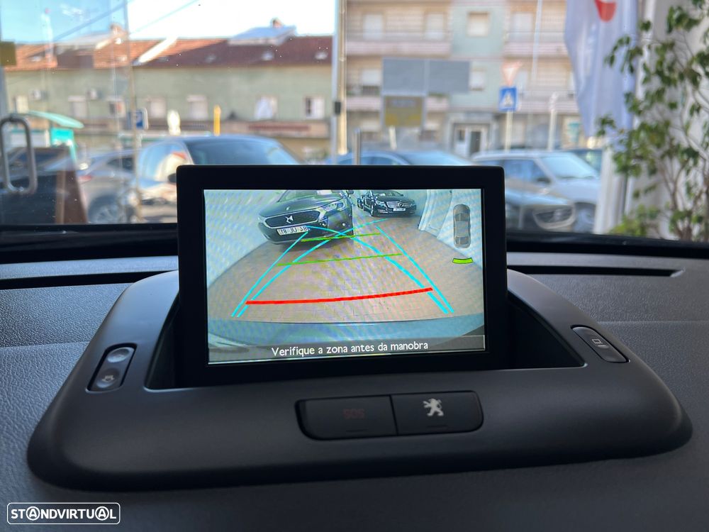 Peugeot 5008 1.6 BlueHDi Allure J17 - 26