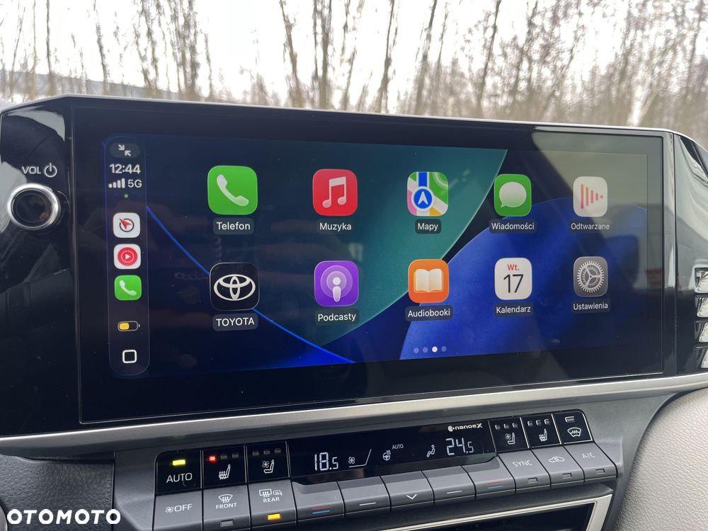 Toyota Camry - 11
