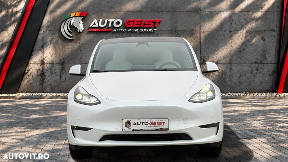Tesla Model Y Long Range Dual Motor AWD - 10