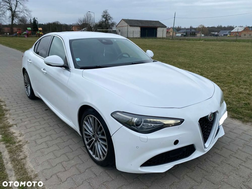 Alfa Romeo Giulia 2.2 AT8 Super - 2