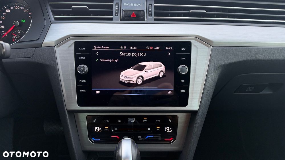 Volkswagen Passat - 21