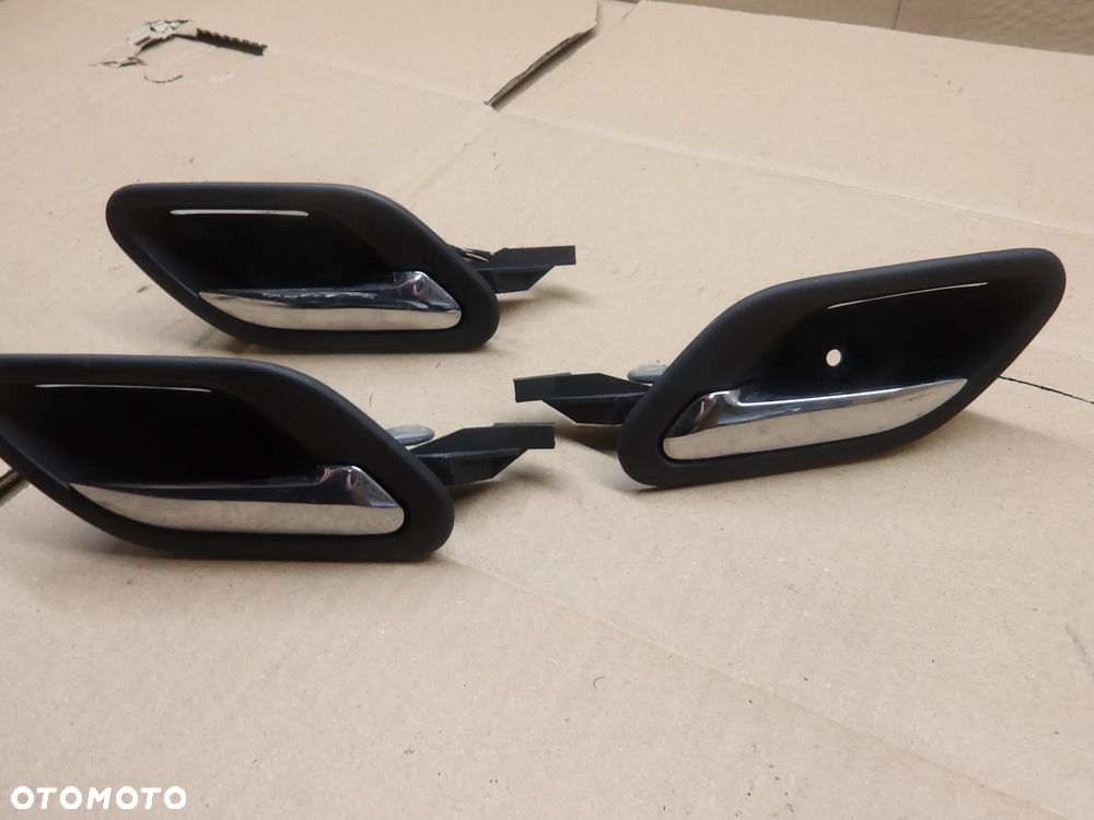 BMW E38 LIFT 99-01r. KLAMKA WEWNĘTRZNA PRAWY TYŁ - 1