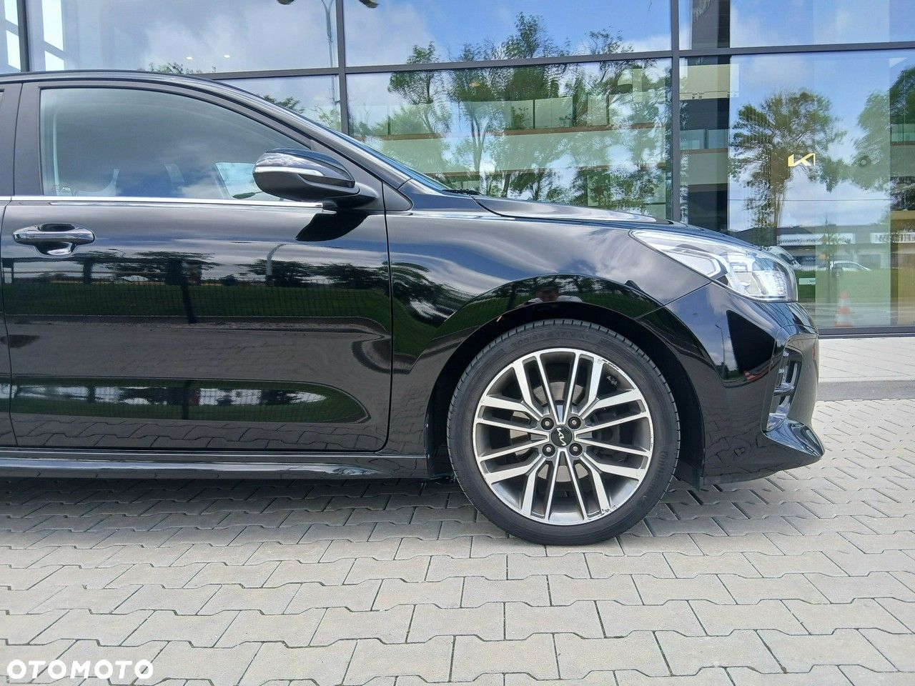 Kia Rio - 10