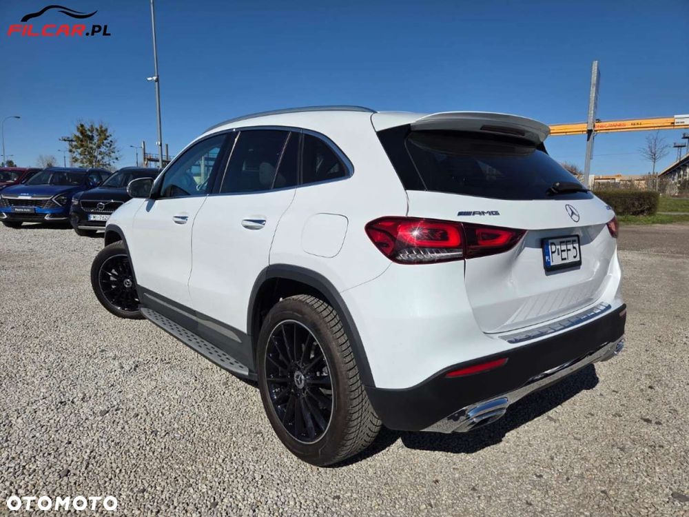 Mercedes-Benz GLA - 4