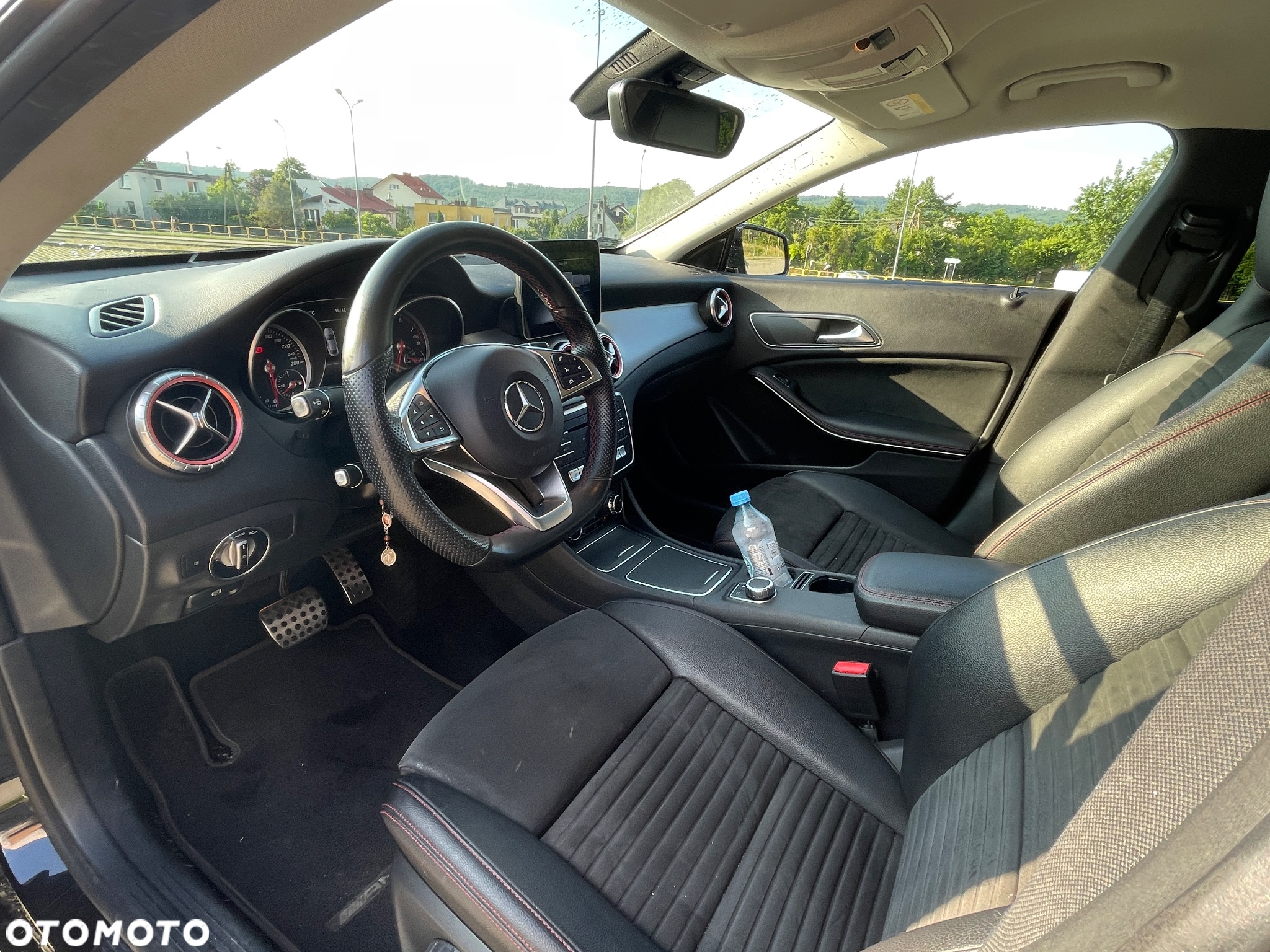 Mercedes-Benz CLA 220 4-Matic AMG Line - 11