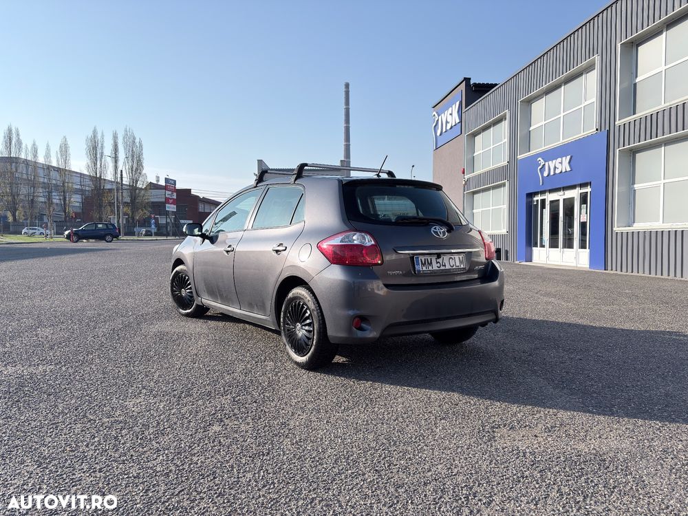 Toyota Auris - 2