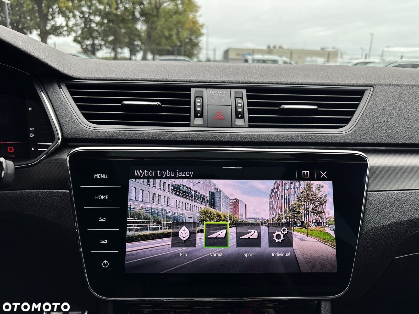 Skoda Superb 2.0 TDI SCR Sportline DSG - 25
