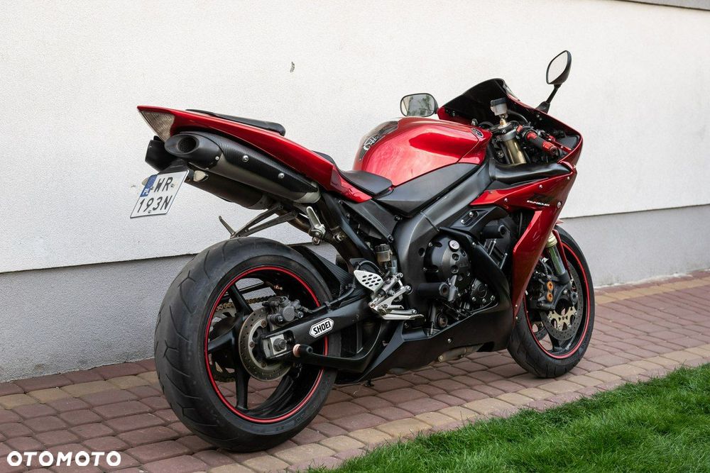 Yamaha R1 - 3