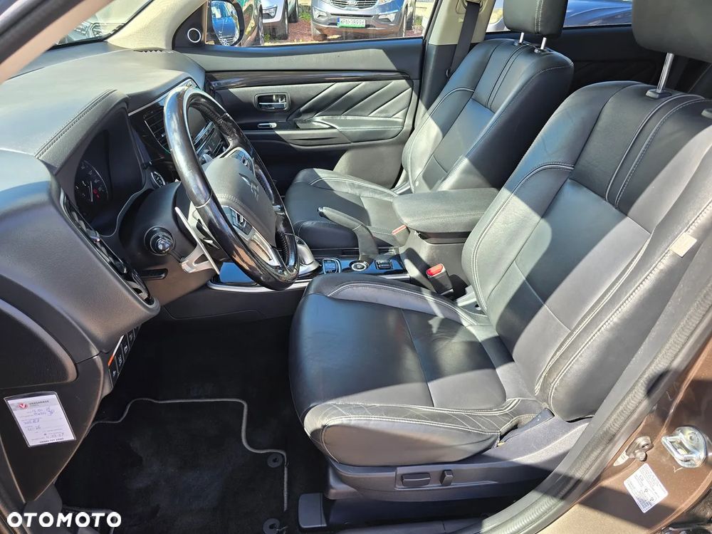 Mitsubishi Outlander 2.0 4WD Top - 10
