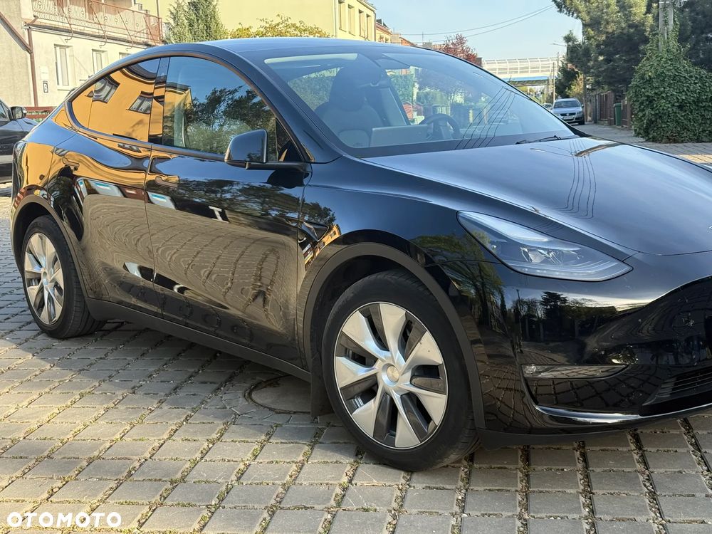Tesla Model Y Long Range Dual Motor AWD - 3