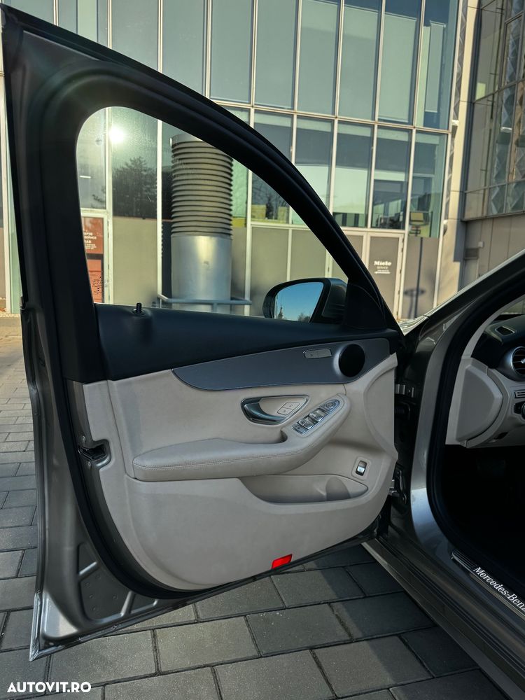 Mercedes-Benz C 200 4Matic 9G-TRONIC AMG Line - 15