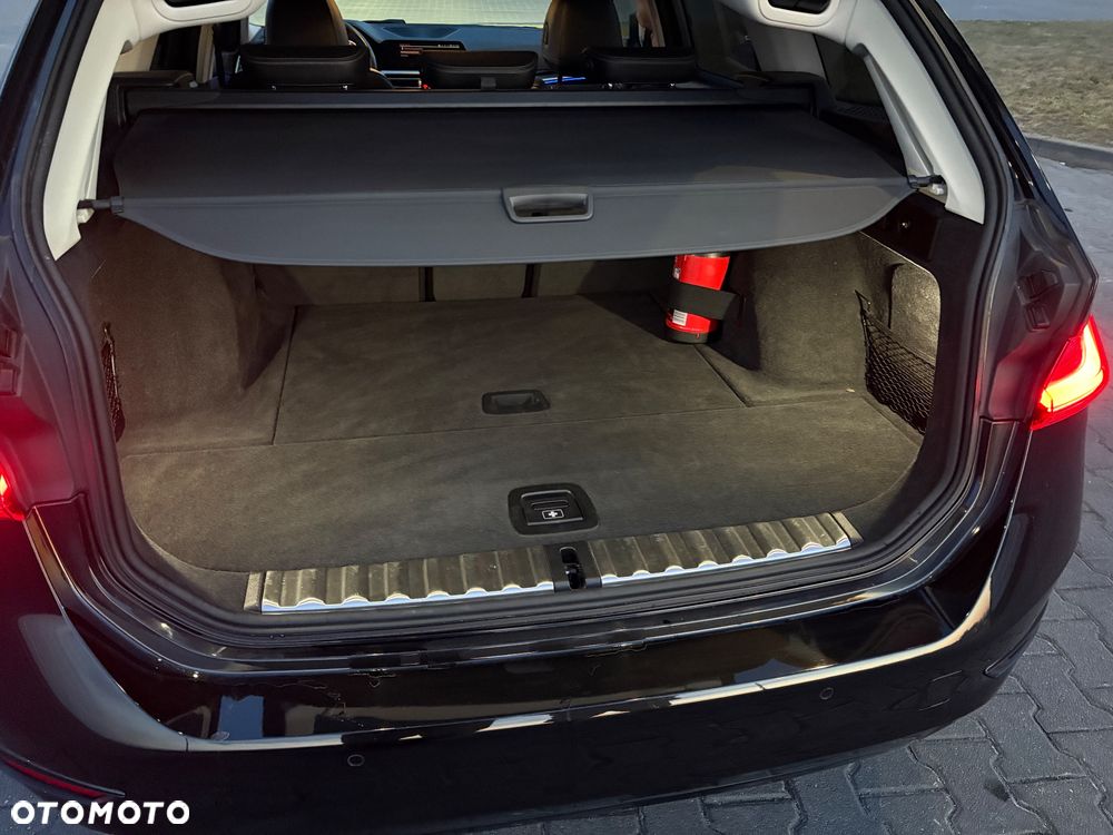 BMW Seria 3 320d Sport Line Shadow - 12