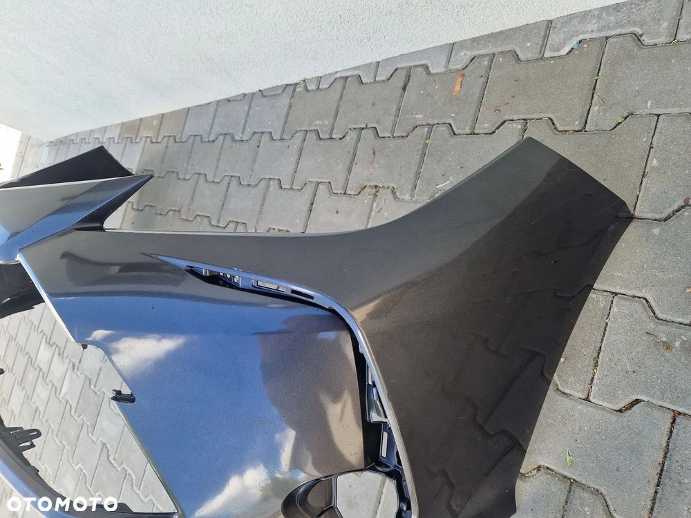 Zderzak Toyota Corolla XII E210 E21 sedan  bez dziur - 7