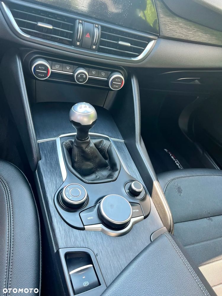 Alfa Romeo Giulia 2.2 D Turbo Super - 10