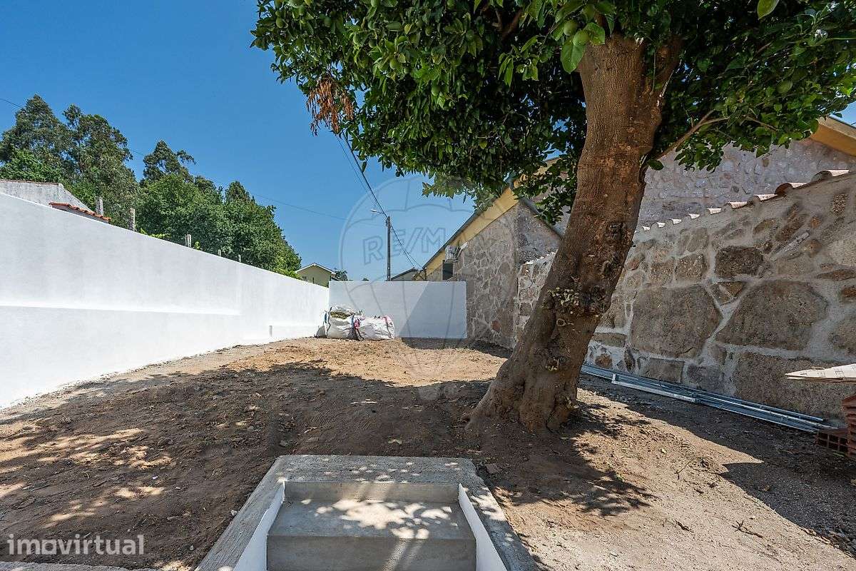 Moradia T2 Totalmente Renovada em Figueiredo, Amares - Grande imagem: 2/24