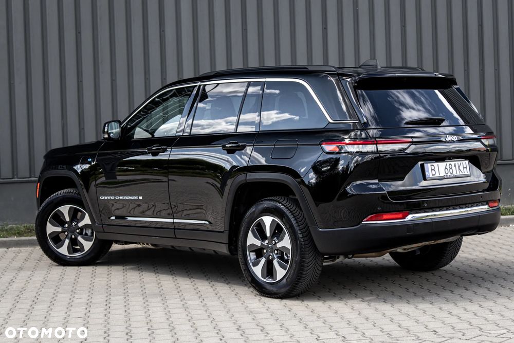 Jeep Grand Cherokee - 11