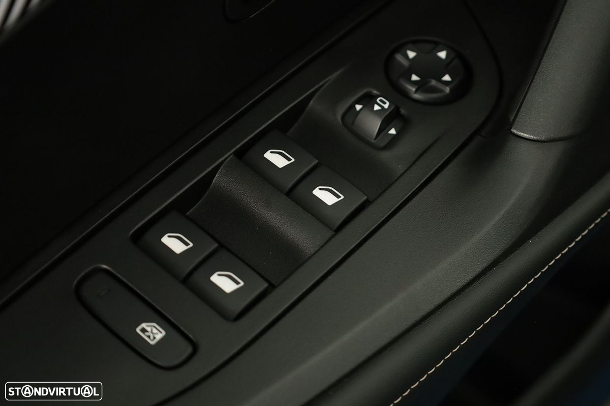 Peugeot 2008 1.2 PureTech Allure - 20