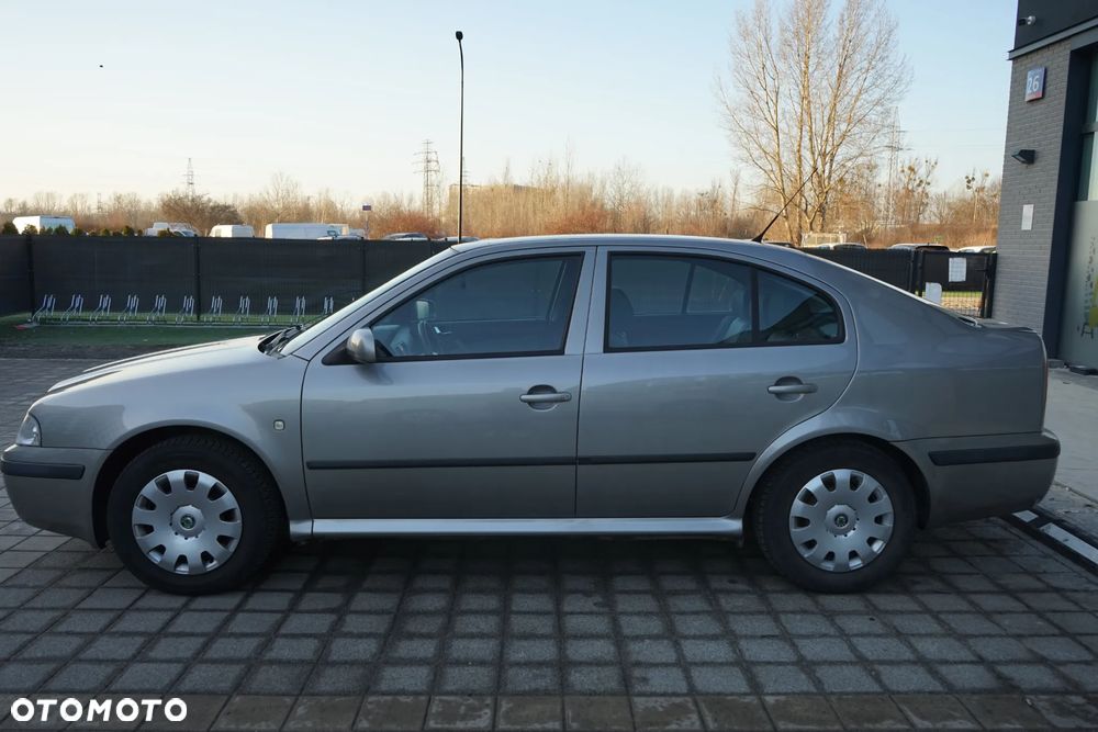Skoda Octavia 1.6 Tour - 3