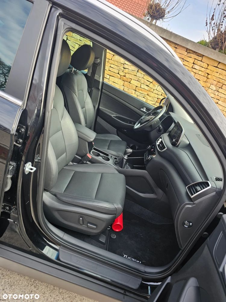 Hyundai Tucson 1.6 GDI BlueDrive GO 2WD - 25