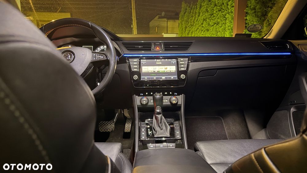 Skoda Superb 2.0 TDI L&K DSG - 16
