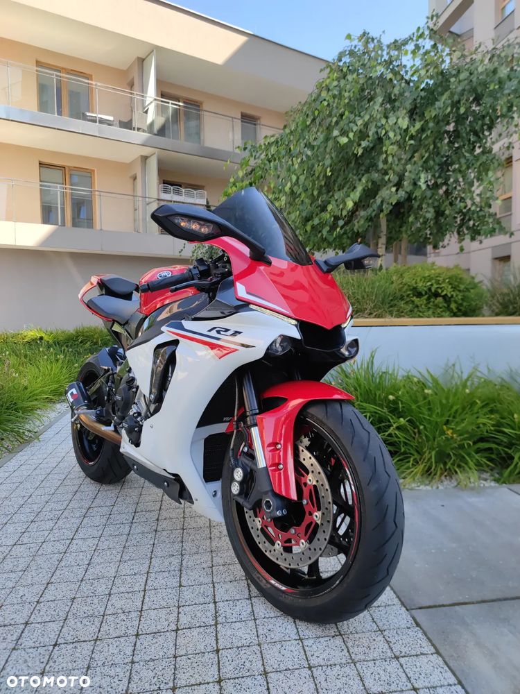 Yamaha R1 - 3