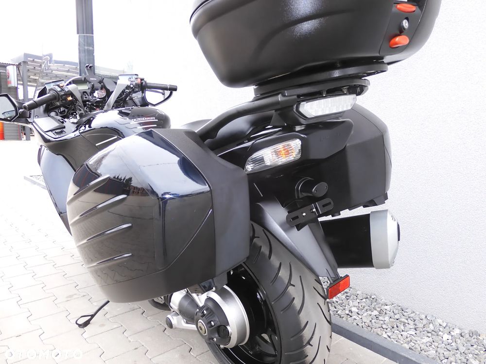 Kawasaki GTR - 33