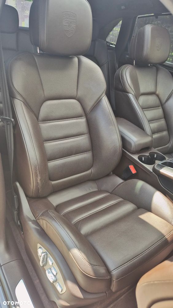 Porsche Macan Turbo PDK - 16