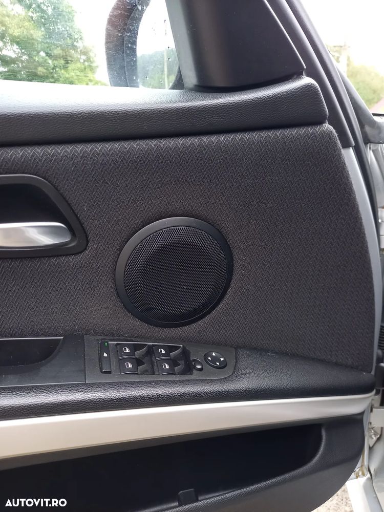 BMW Seria 3 318d Touring - 4