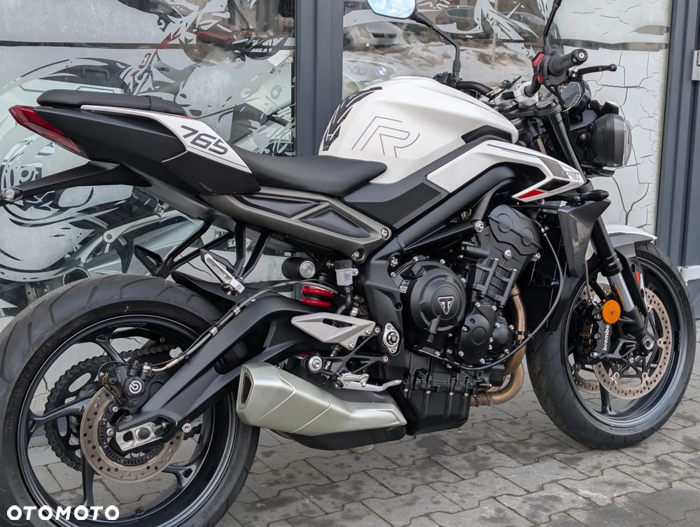 Triumph Street Triple - 19