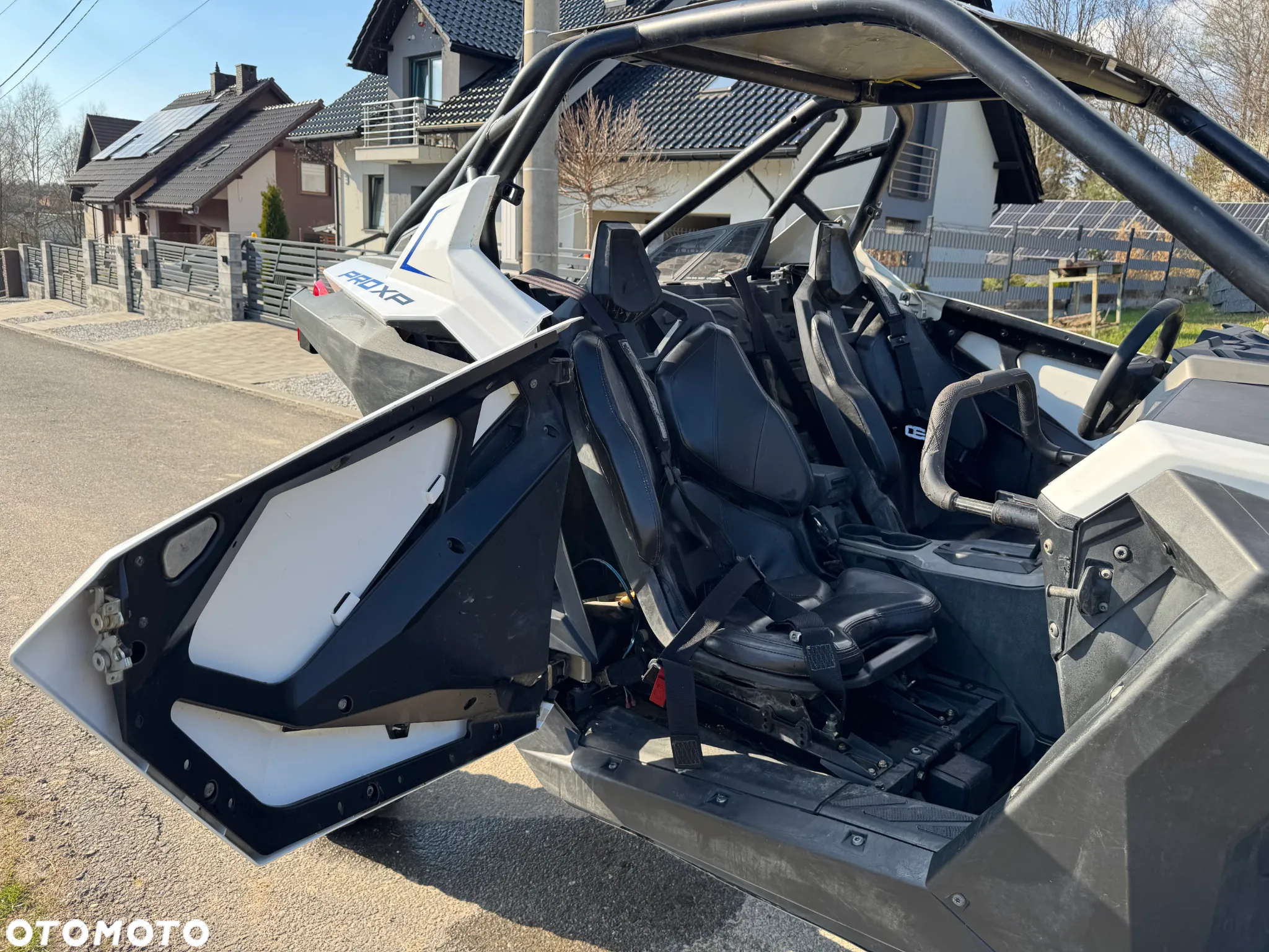 Polaris RZR - 16