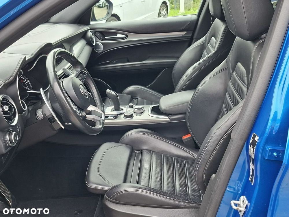 Alfa Romeo Stelvio - 5