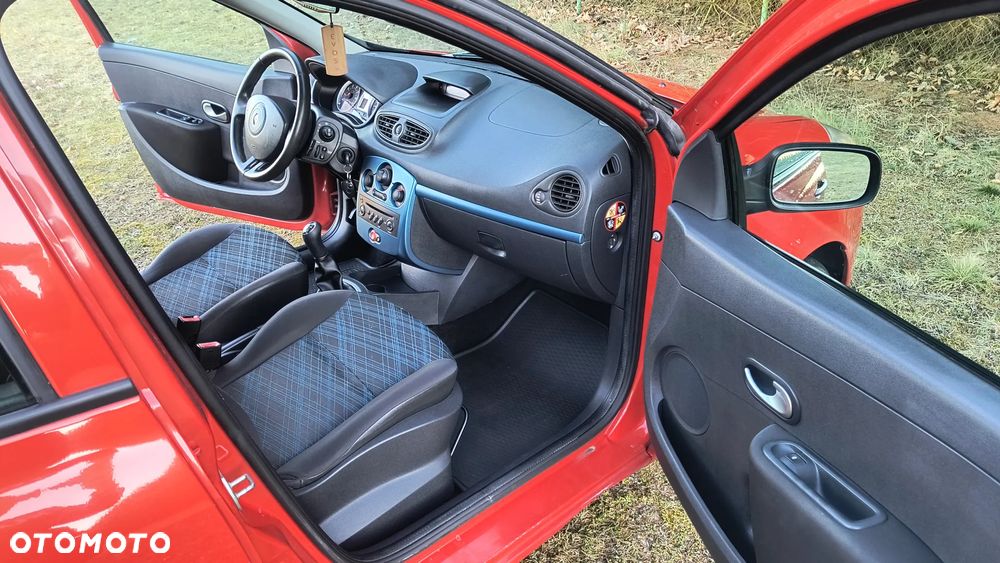 Renault Clio 1.2 16V Authentique - 11