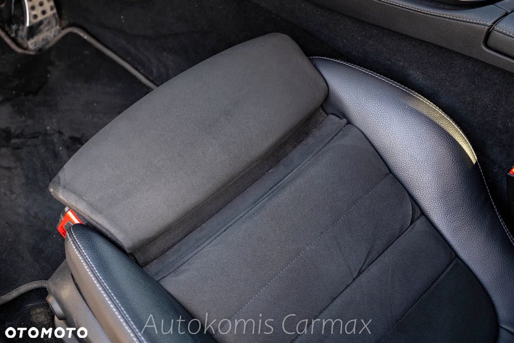 Mercedes-Benz Klasa E 200 4-Matic 9G-TRONIC - 15