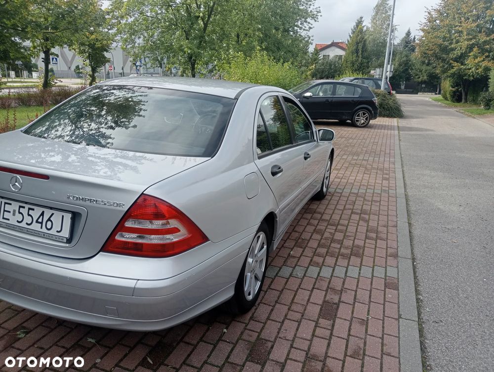 Mercedes-Benz Klasa C 180 Kompressor Classic - 13
