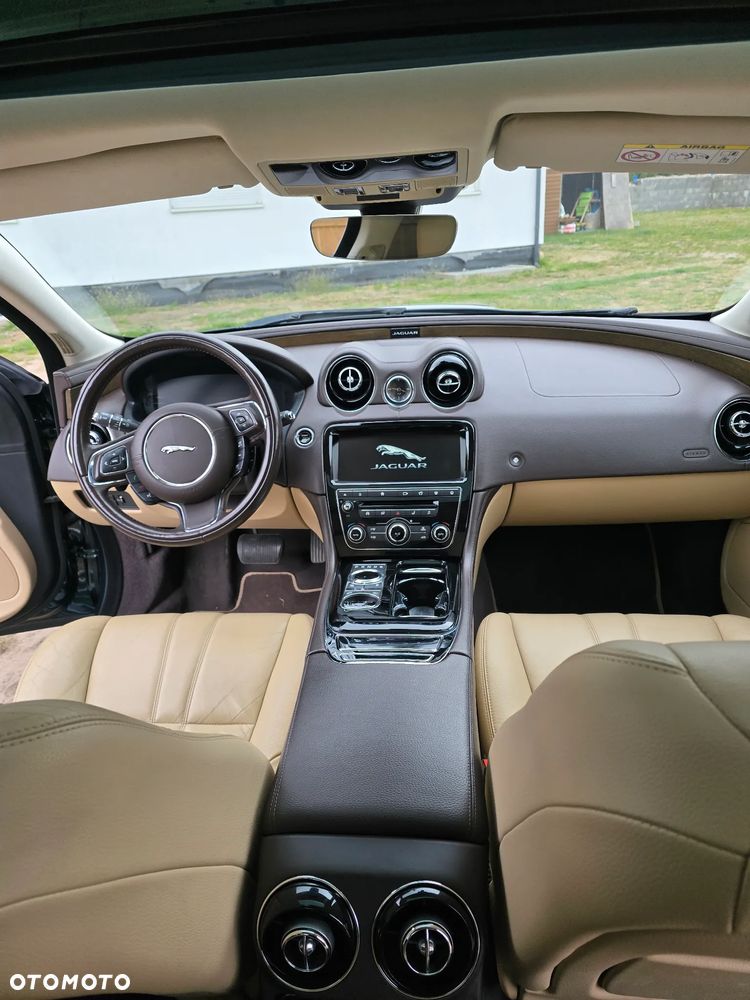 Jaguar XJ 3.0 D V6 Premium Luxury - 6