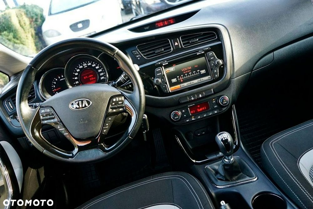 Kia Ceed - 24