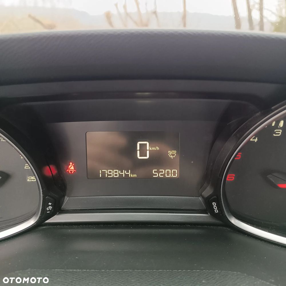 Peugeot 308 1.6 BlueHDi Allure S&S - 19