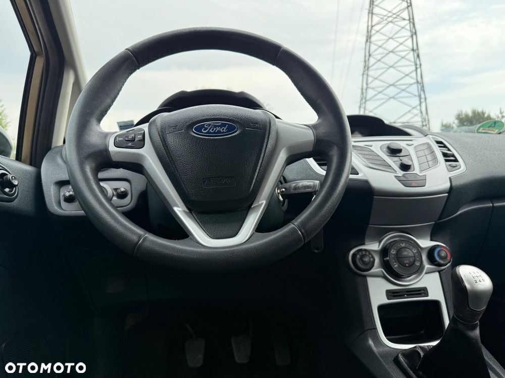 Ford Fiesta 1.25 Titanium EU5 - 32
