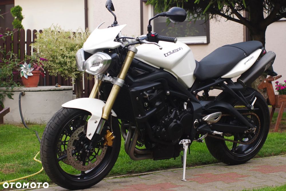 Triumph Street Triple - 18