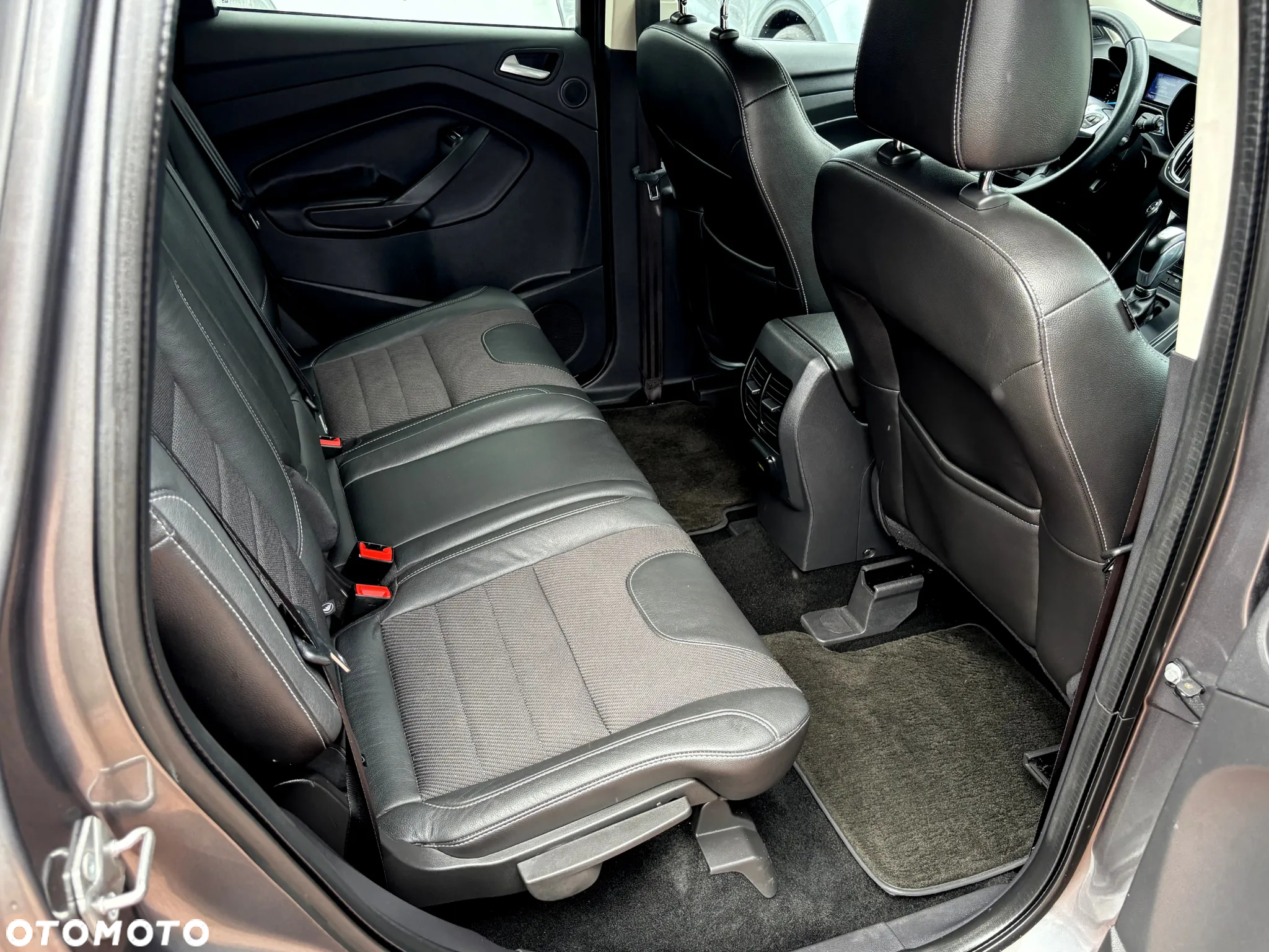 Ford Kuga 1.6 EcoBoost 4WD Titanium Plus - 16