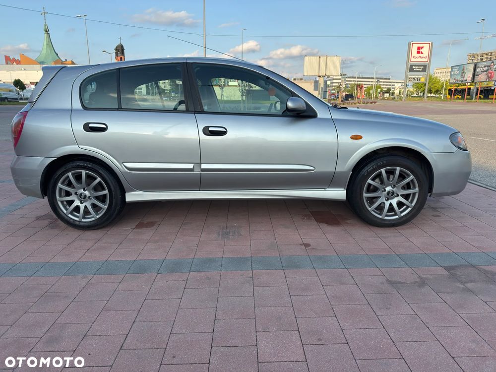 Nissan Almera
