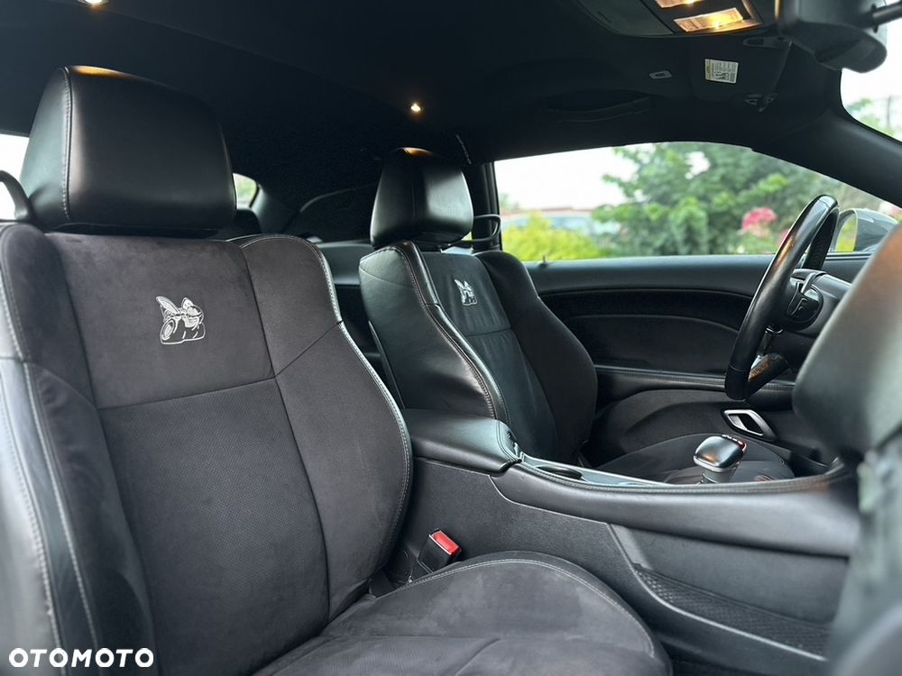 Dodge Challenger - 9