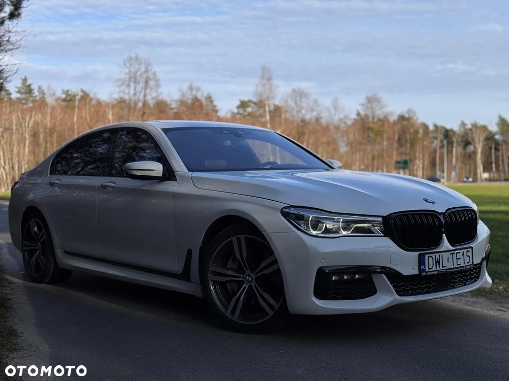BMW Seria 7 750i xDrive - 13