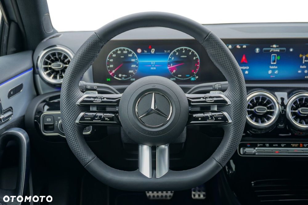 Mercedes-Benz Klasa A 220 4-Matic AMG Line 8G-DCT - 8