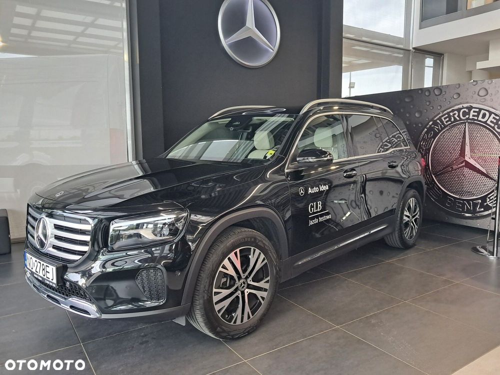 Mercedes-Benz GLB - 12