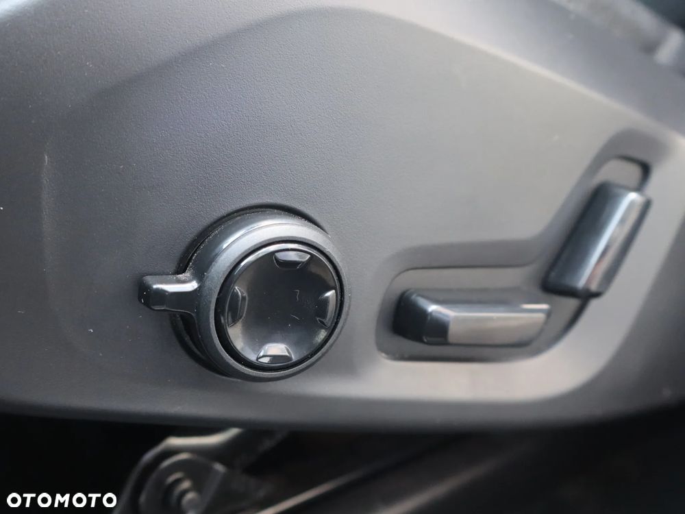 Volvo XC 60 T6 Plug-In Hybrid AWD Inscription - 17