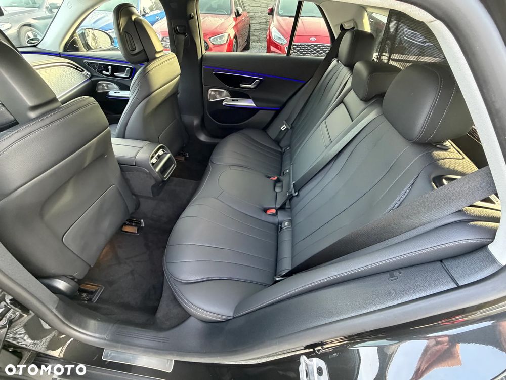 Mercedes-Benz Klasa E 300 de 4Matic 9G-TRONIC Avantgarde - 32