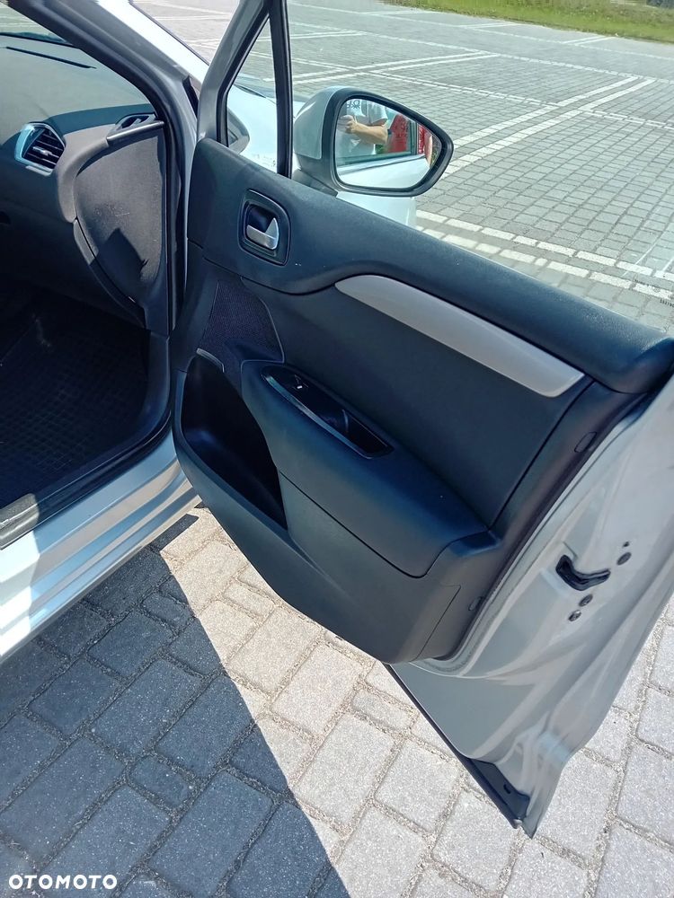 Citroën C4 HDi 90 Attraction - 20
